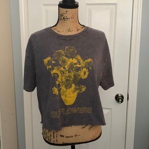 🌻 Graphic Crop Top